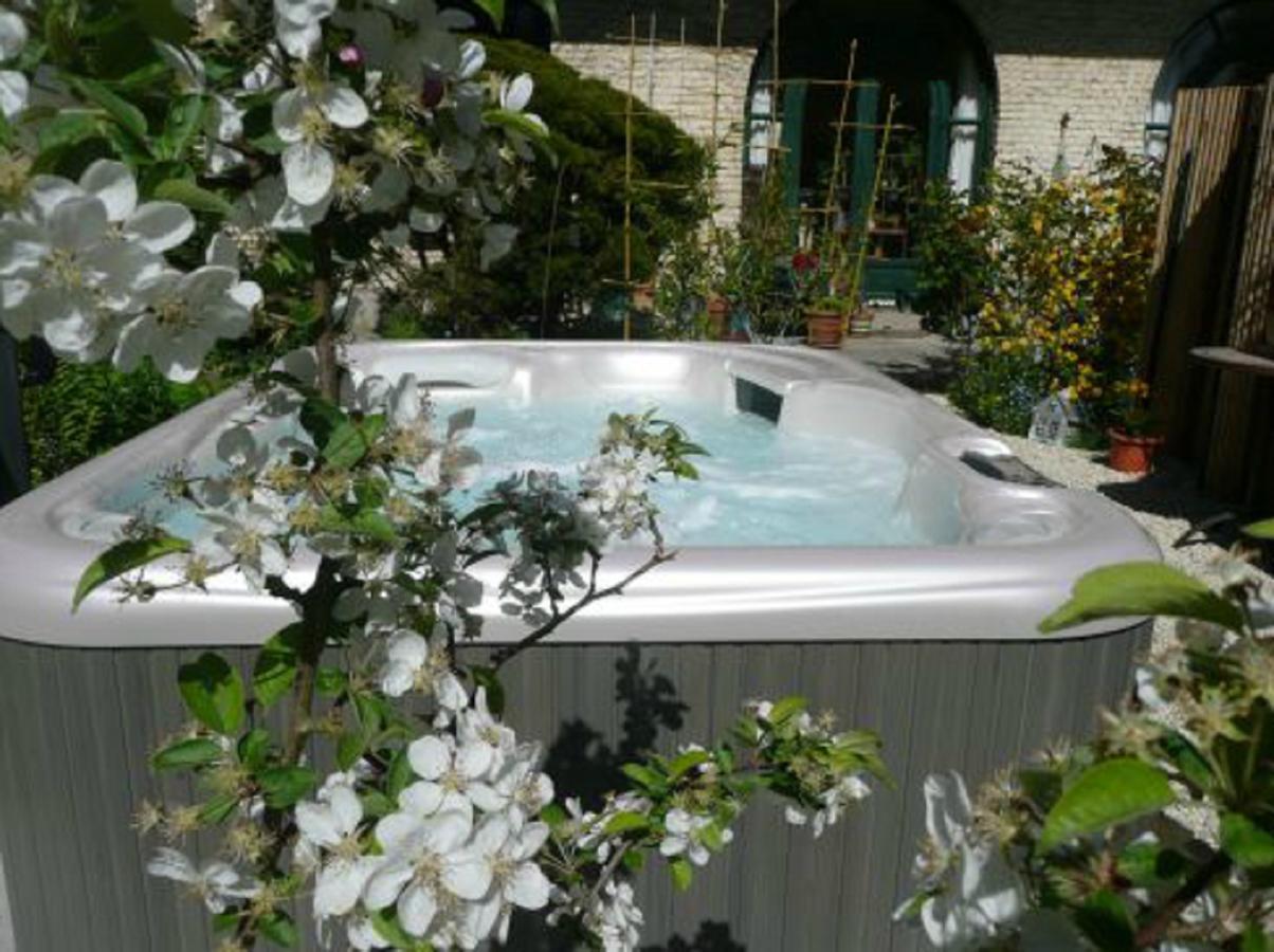 Manoir De Bois En Ardres Bed & Breakfast Luaran gambar